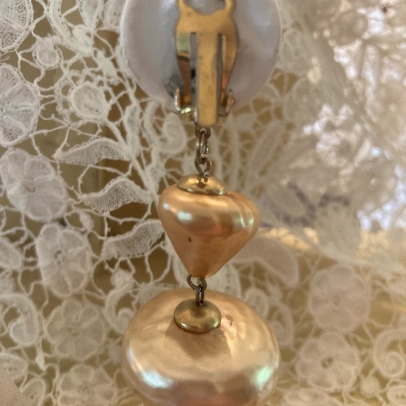 Vintage 1960’s GOLDTONE & Golden Faux Pearls CLIP ON Dangle Earrings 3” ATOMIC - Picture 5 of 11